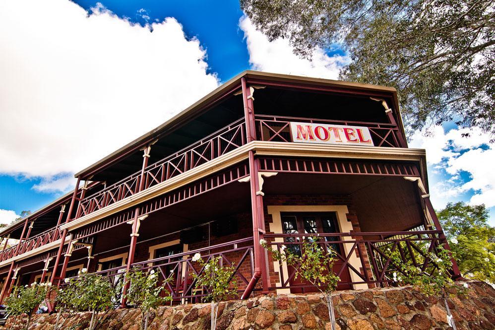 Heritage Country Motel Perth Exterior photo